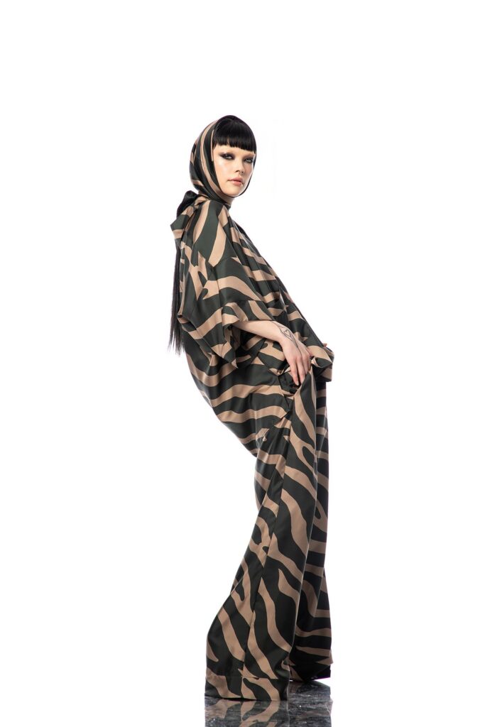 Silk pajamas Albella with foulard in original camouflage print